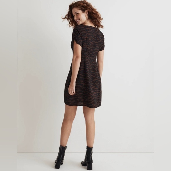 Madewell V-Neck Mini Dress in Abstract Animal - Picture 4 of 12